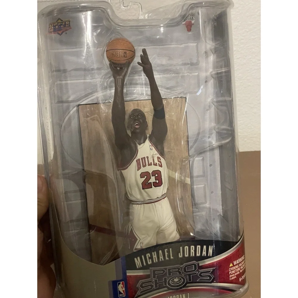 Upper Deck Michael Jordan Action Figure Unisex OS White New Pro Shots Jordan I - Picture 6 of 6